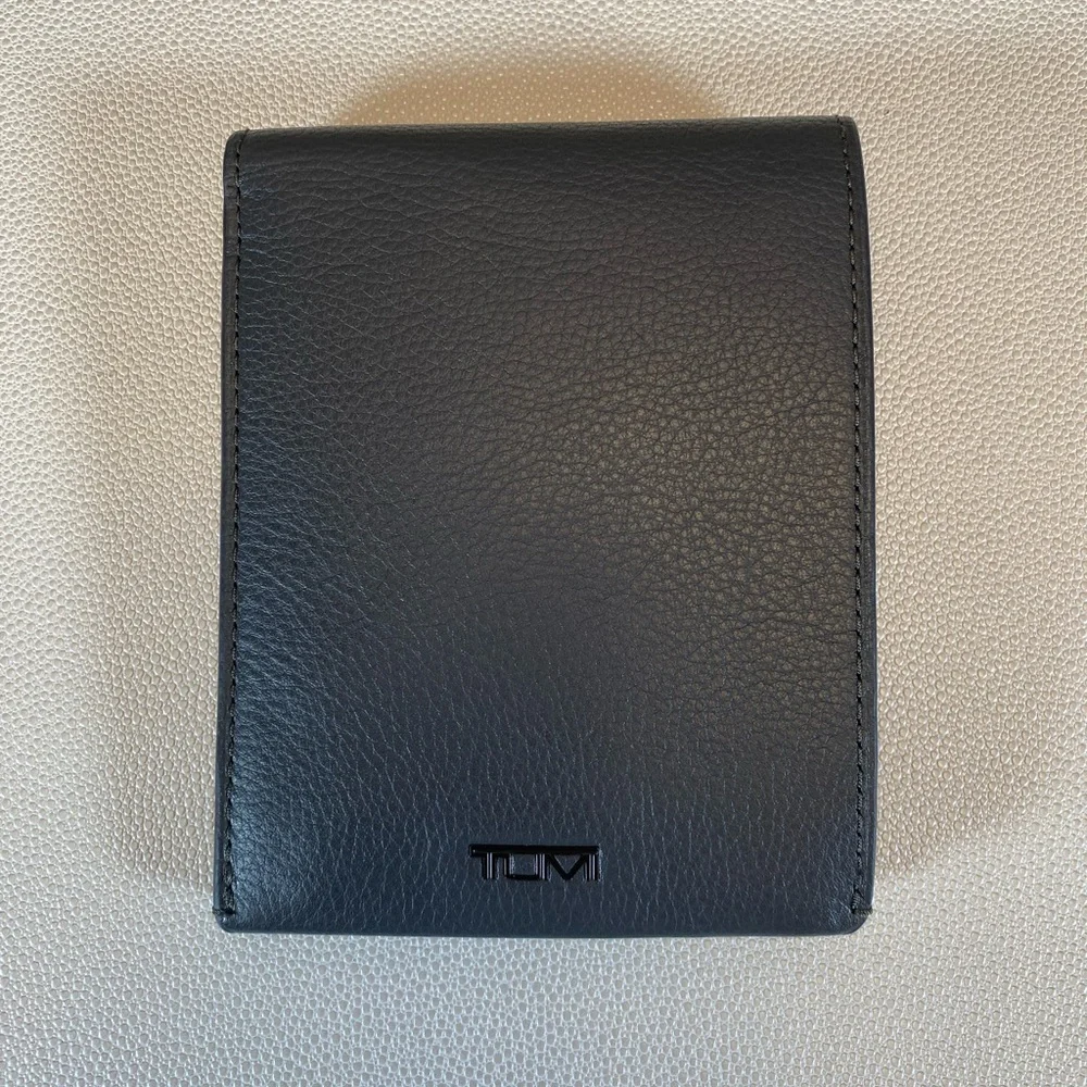 Tumi Nassau Global Double Billfold Wallet Grey Textured Leather NEW